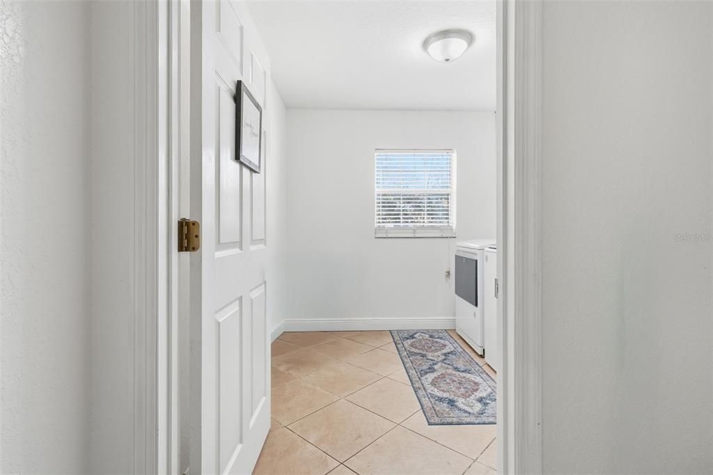 На продажу: $799,900 (4 спален, 3 ванн, 2702 Квадратных фут)