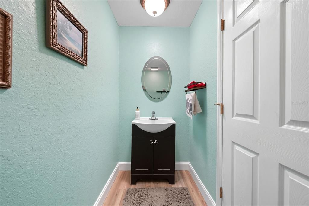 На продажу: $799,900 (4 спален, 3 ванн, 2702 Квадратных фут)