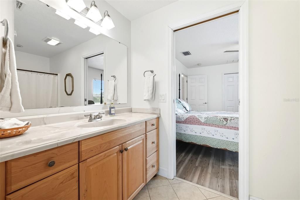 На продажу: $799,900 (4 спален, 3 ванн, 2702 Квадратных фут)