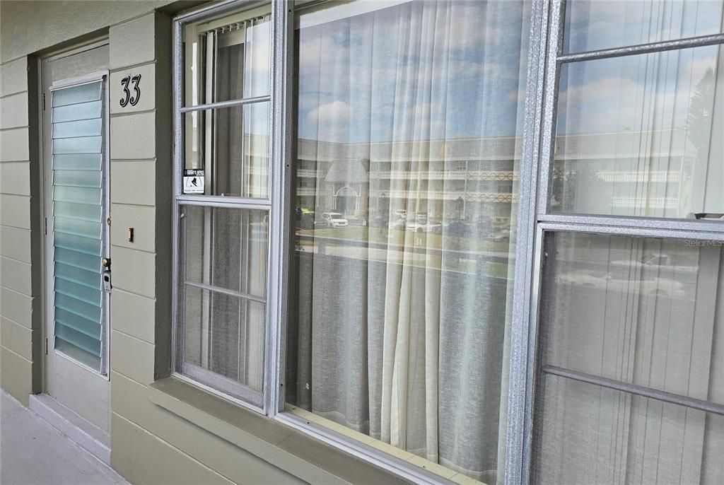 Под контрактом: $80,000 (2 спален, 1 ванн, 1100 Квадратных фут)