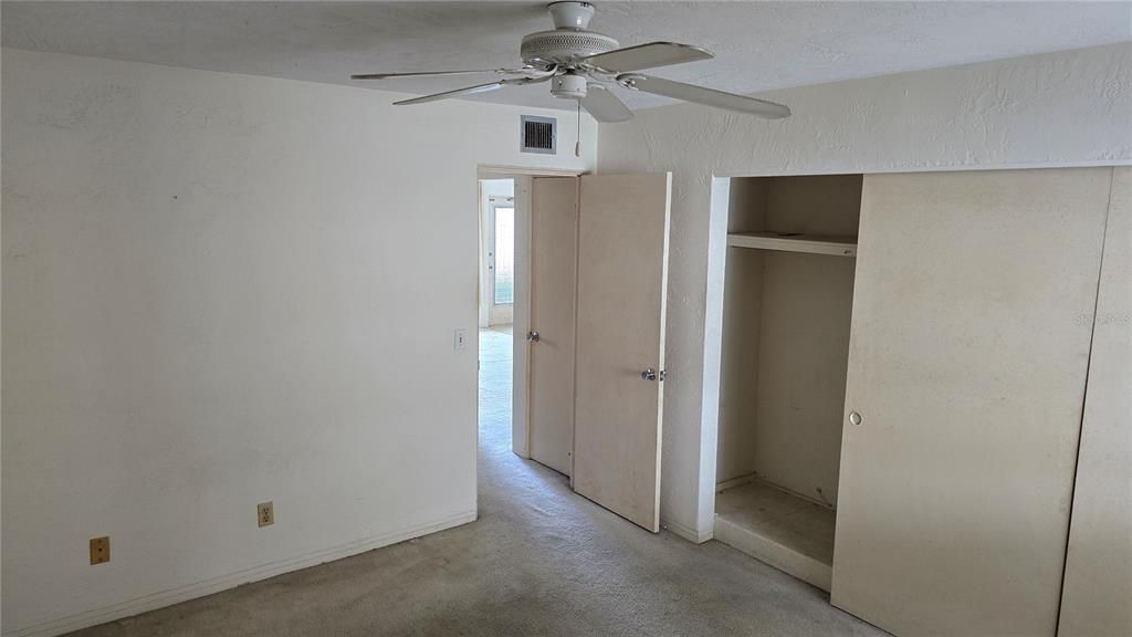 Под контрактом: $80,000 (2 спален, 1 ванн, 1100 Квадратных фут)