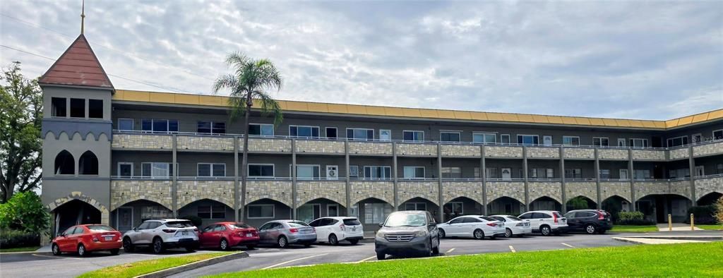 Под контрактом: $80,000 (2 спален, 1 ванн, 1100 Квадратных фут)