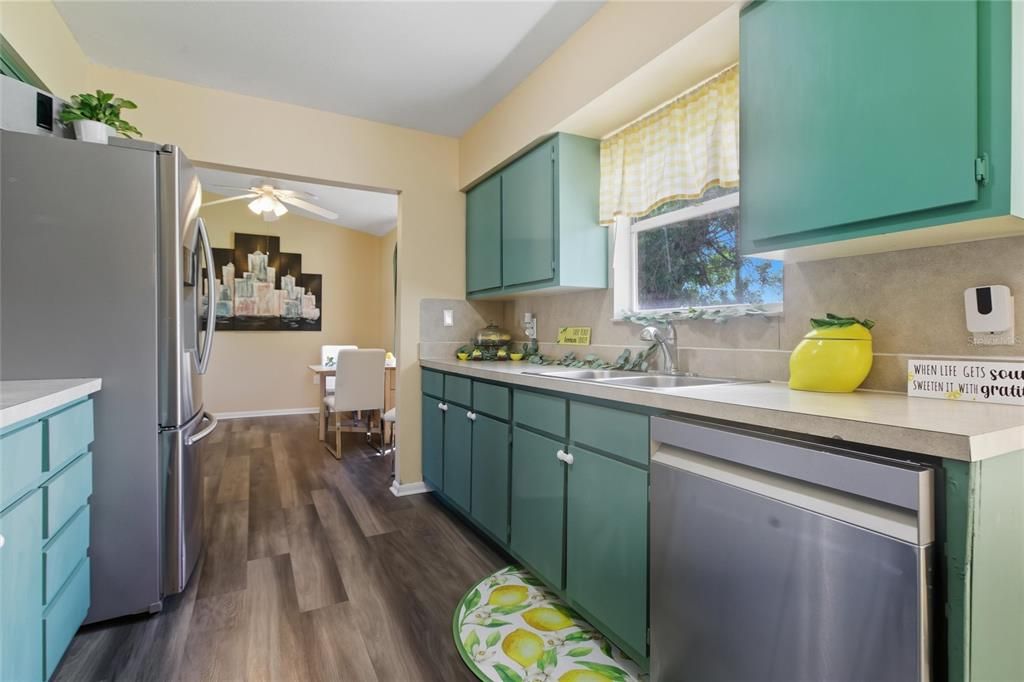 For Sale: $284,990 (3 beds, 2 baths, 1396 Square Feet)