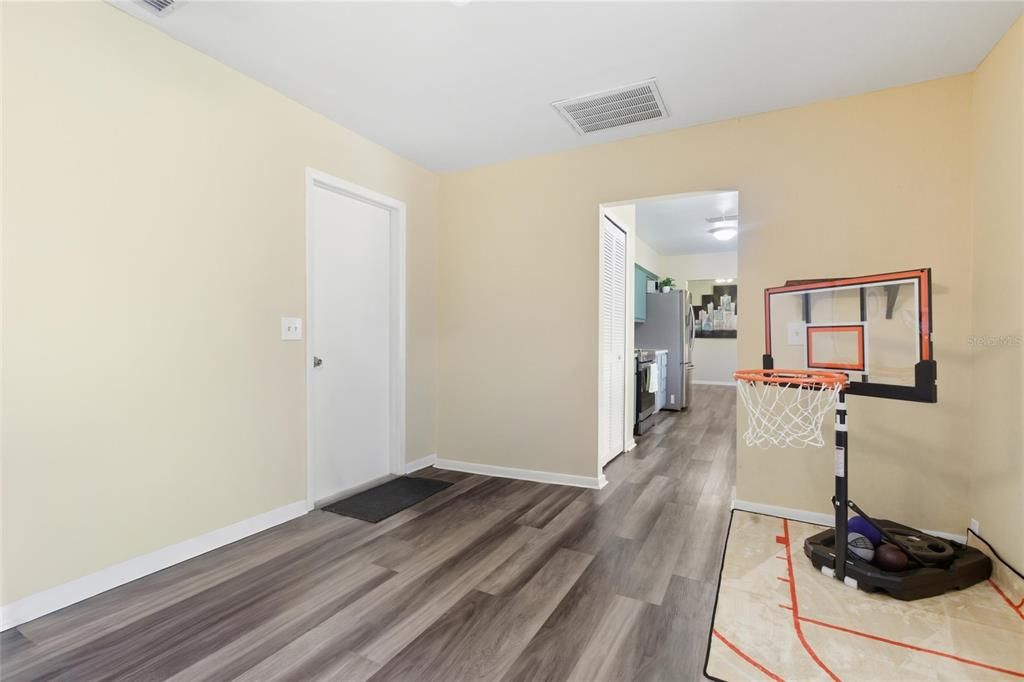 For Sale: $284,990 (3 beds, 2 baths, 1396 Square Feet)