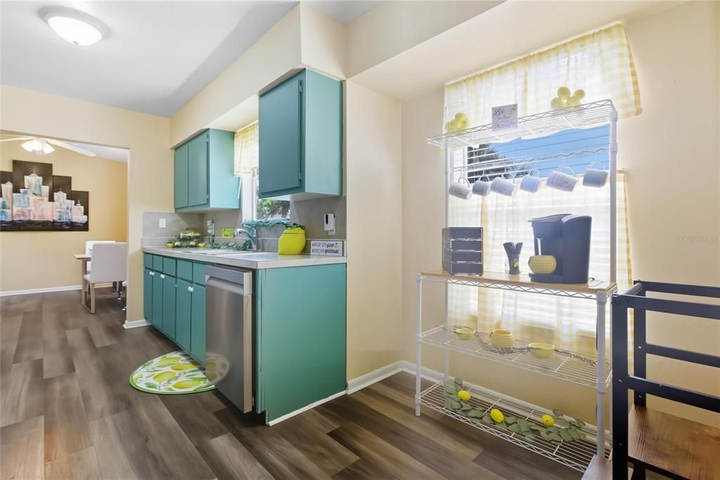 For Sale: $284,990 (3 beds, 2 baths, 1396 Square Feet)