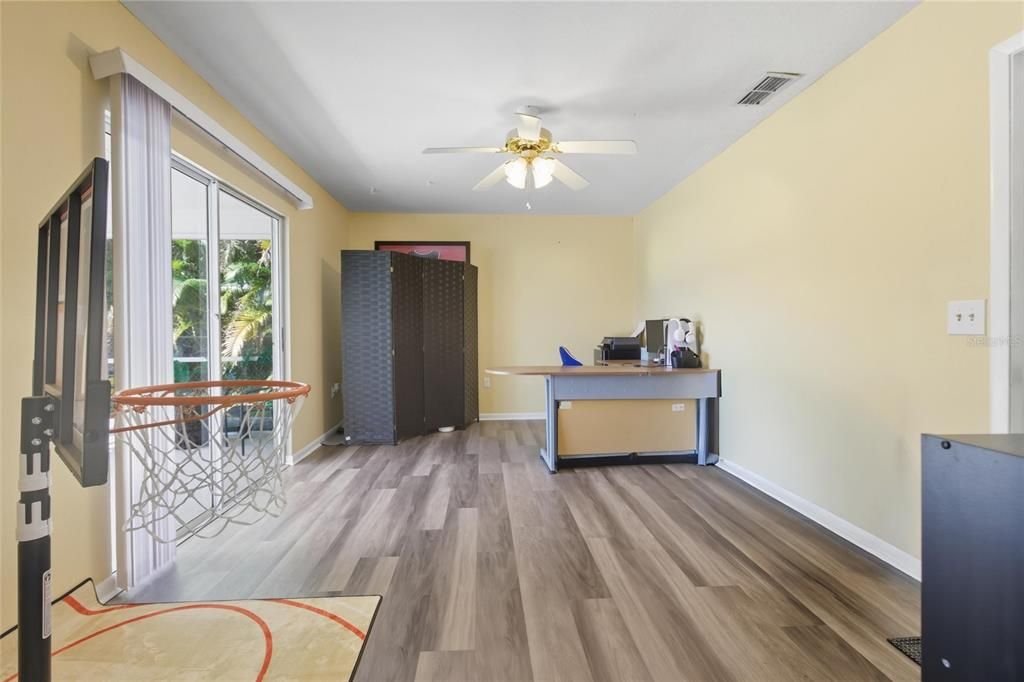 For Sale: $284,990 (3 beds, 2 baths, 1396 Square Feet)