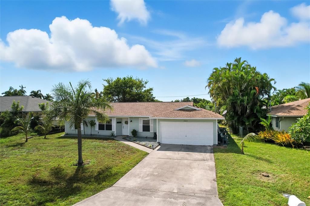 For Sale: $284,990 (3 beds, 2 baths, 1396 Square Feet)