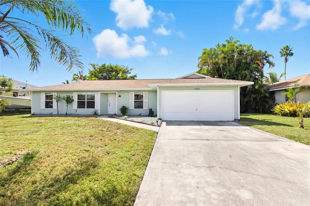 For Sale: $284,990 (3 beds, 2 baths, 1396 Square Feet)