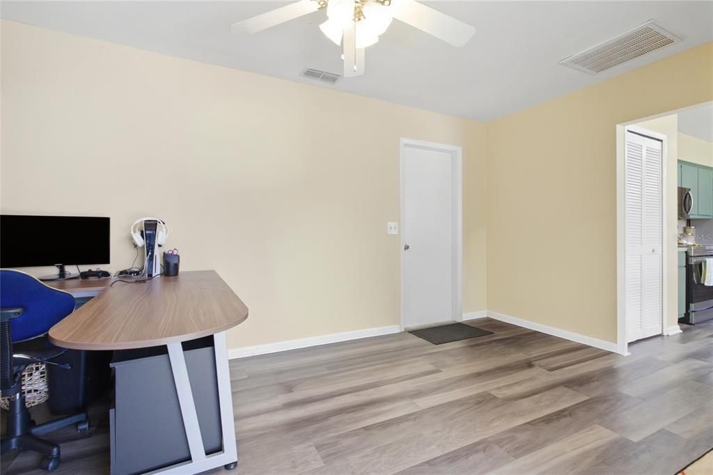 For Sale: $284,990 (3 beds, 2 baths, 1396 Square Feet)