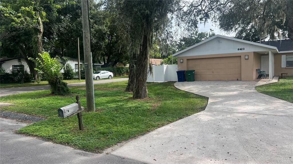 合同活跃: $429,000 (4 贝兹, 3 浴室, 1884 平方英尺)