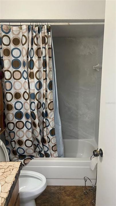 合同活跃: $429,000 (4 贝兹, 3 浴室, 1884 平方英尺)