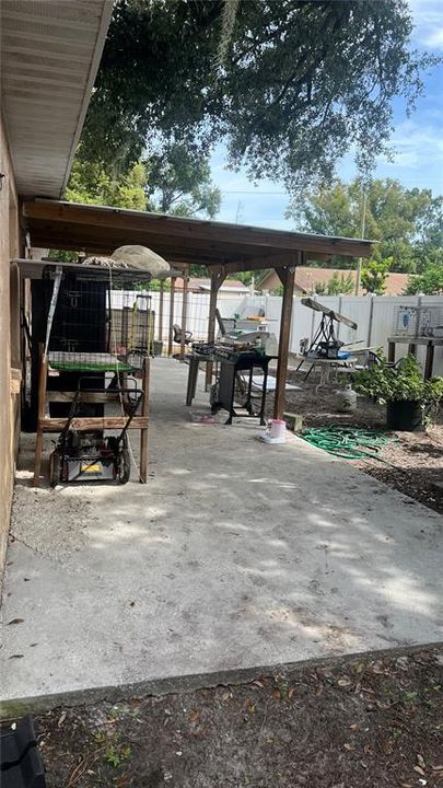 合同活跃: $429,000 (4 贝兹, 3 浴室, 1884 平方英尺)