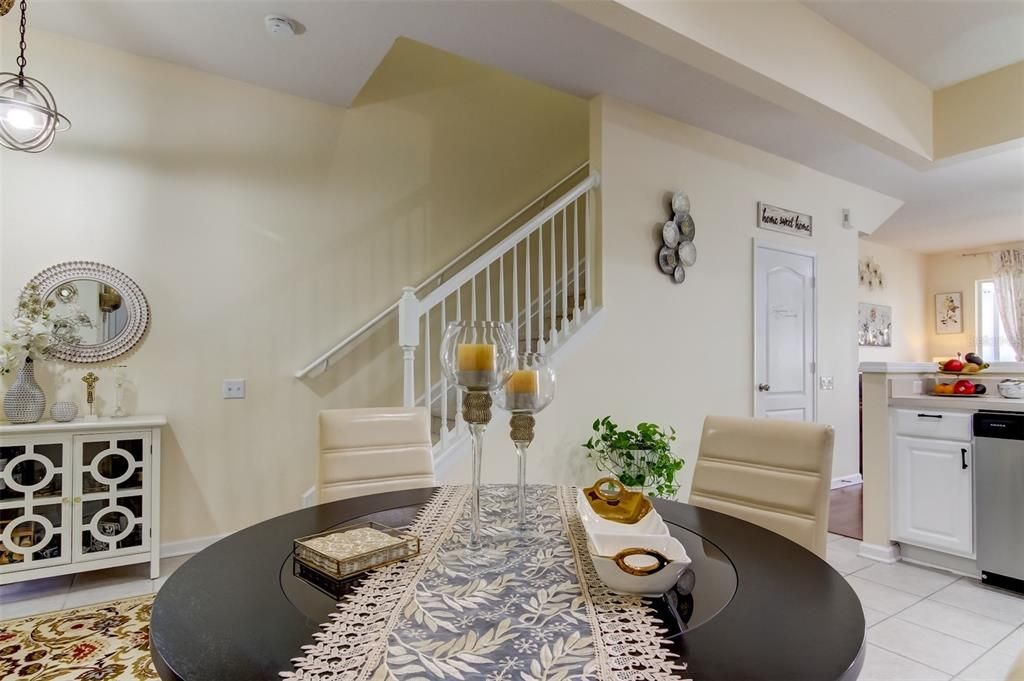 En Venta: $285,000 (3 camas, 2 baños, 1588 Pies cuadrados)