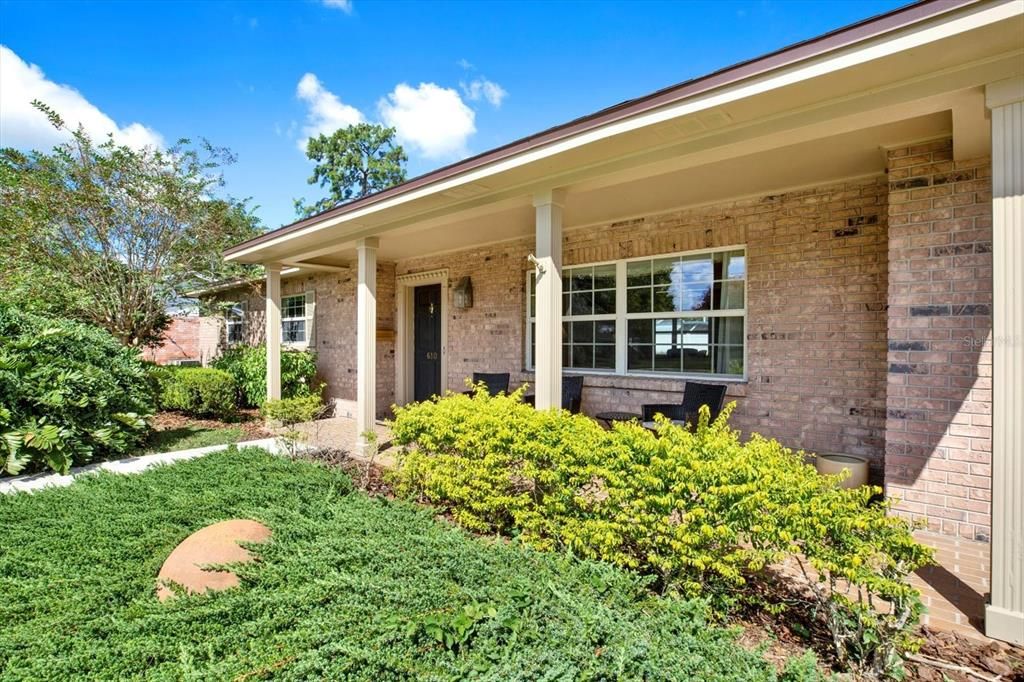 合同活跃: $389,900 (4 贝兹, 2 浴室, 1788 平方英尺)