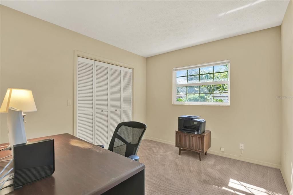 合同活跃: $389,900 (4 贝兹, 2 浴室, 1788 平方英尺)