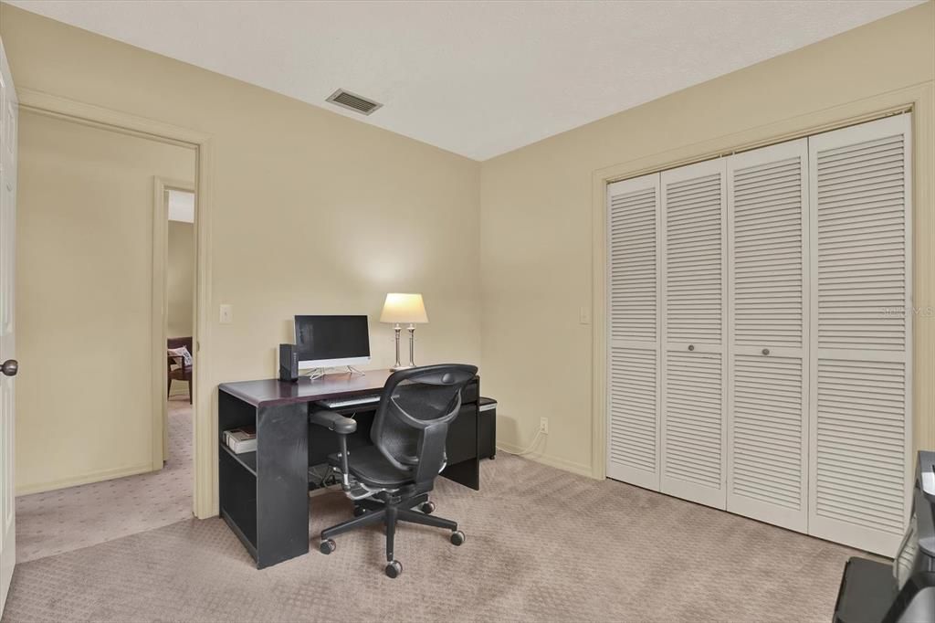 合同活跃: $389,900 (4 贝兹, 2 浴室, 1788 平方英尺)