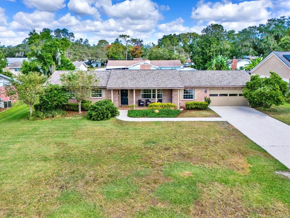 合同活跃: $389,900 (4 贝兹, 2 浴室, 1788 平方英尺)