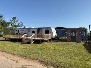 На продажу: $42,000 (0.32 acres)