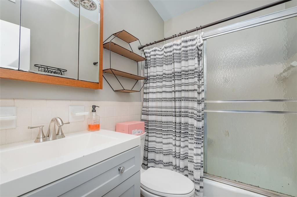 待售: $230,000 (3 贝兹, 2 浴室, 1249 平方英尺)