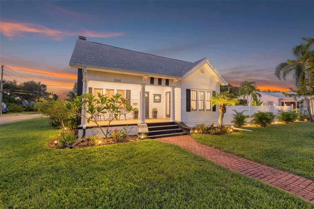 Active With Contract: $1,250,000 (4 beds, 3 baths, 4193 Square Feet)