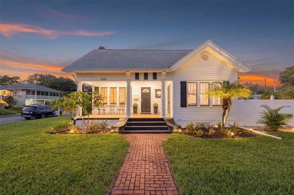 Active With Contract: $1,250,000 (4 beds, 3 baths, 4193 Square Feet)