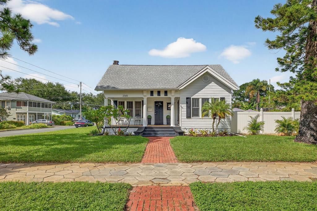 Active With Contract: $1,250,000 (4 beds, 3 baths, 4193 Square Feet)