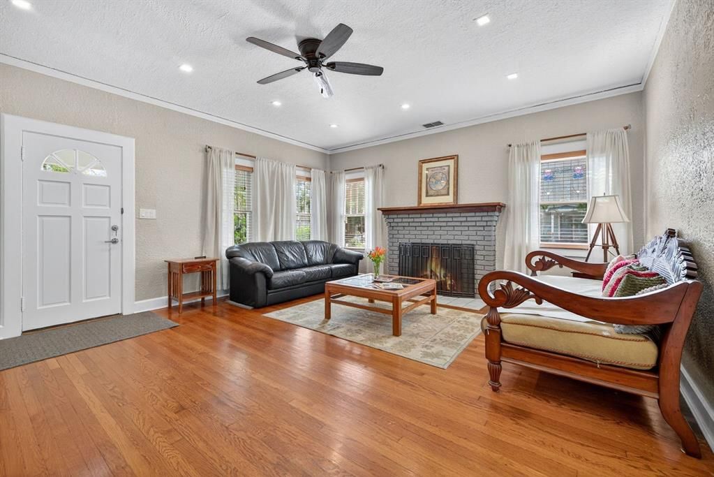 Active With Contract: $1,250,000 (4 beds, 3 baths, 4193 Square Feet)