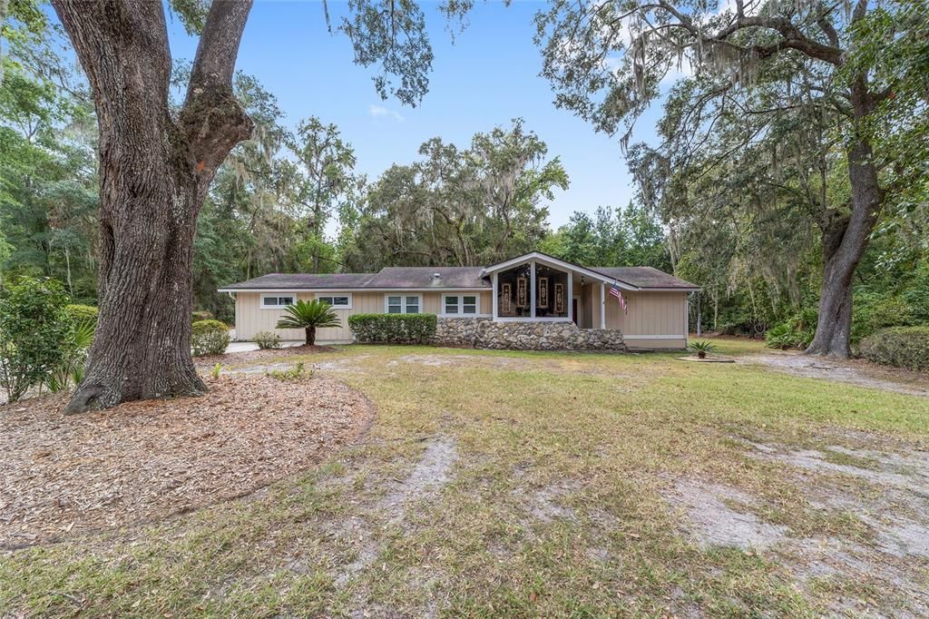 Под контрактом: $327,707 (3 спален, 2 ванн, 1882 Квадратных фут)