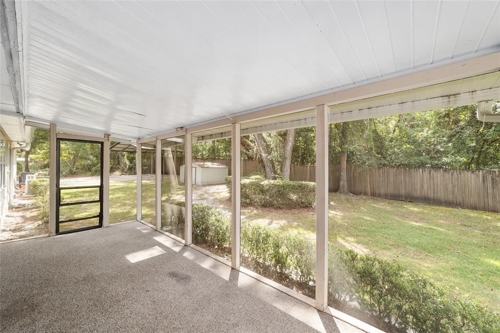 Под контрактом: $327,707 (3 спален, 2 ванн, 1882 Квадратных фут)