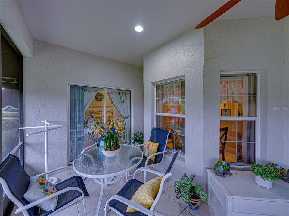 En Venta: $369,900 (3 camas, 2 baños, 2039 Pies cuadrados)