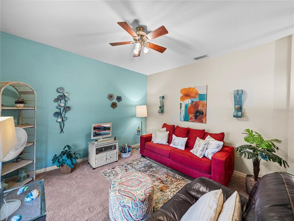 En Venta: $369,900 (3 camas, 2 baños, 2039 Pies cuadrados)