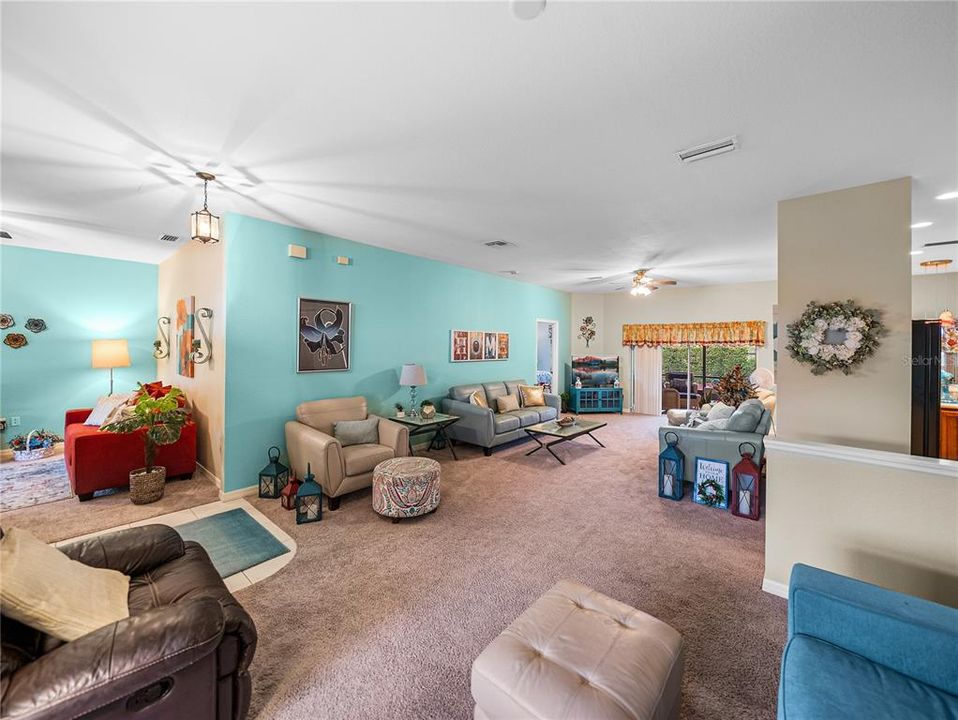 En Venta: $369,900 (3 camas, 2 baños, 2039 Pies cuadrados)