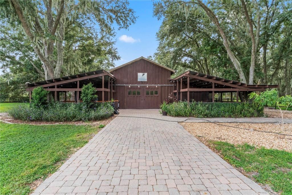 Activo con contrato: $2,175,000 (6 camas, 6 baños, 6738 Pies cuadrados)