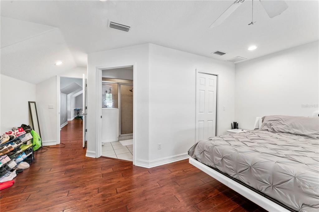 Activo con contrato: $2,175,000 (6 camas, 6 baños, 6738 Pies cuadrados)