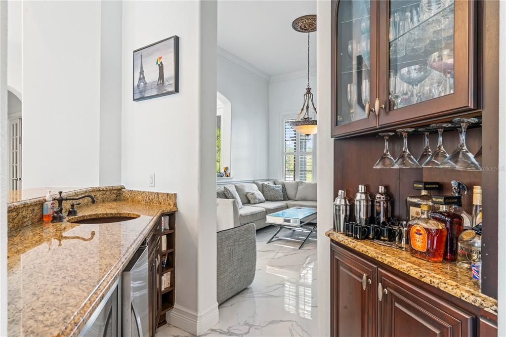 Activo con contrato: $2,175,000 (6 camas, 6 baños, 6738 Pies cuadrados)