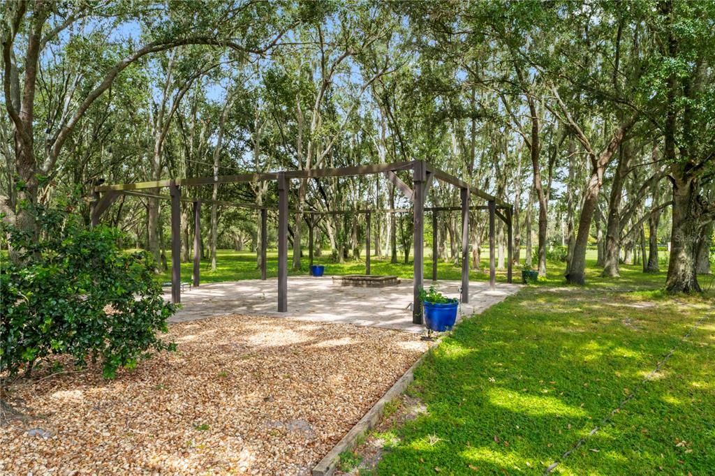 Activo con contrato: $2,175,000 (6 camas, 6 baños, 6738 Pies cuadrados)