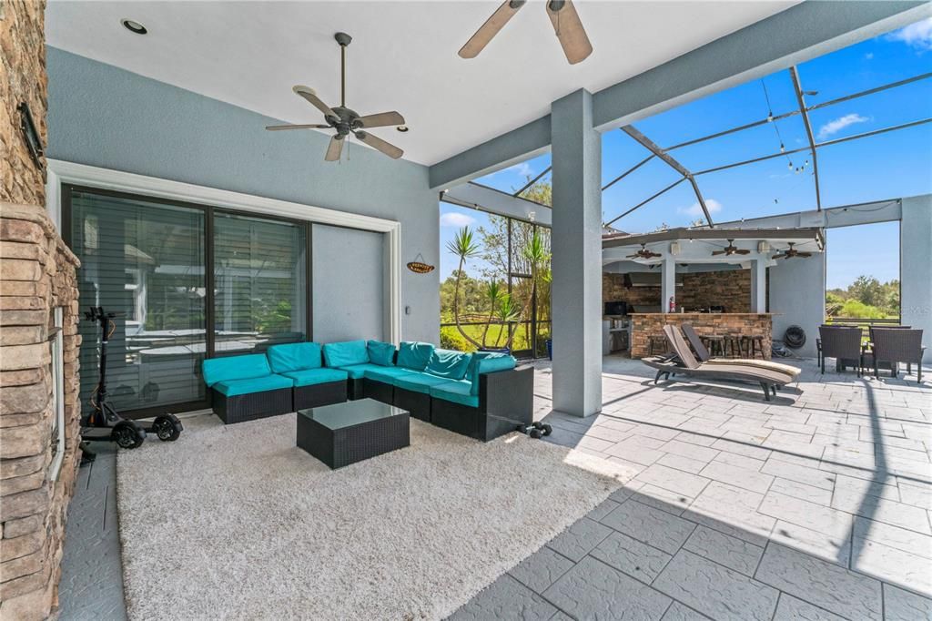 Activo con contrato: $2,175,000 (6 camas, 6 baños, 6738 Pies cuadrados)