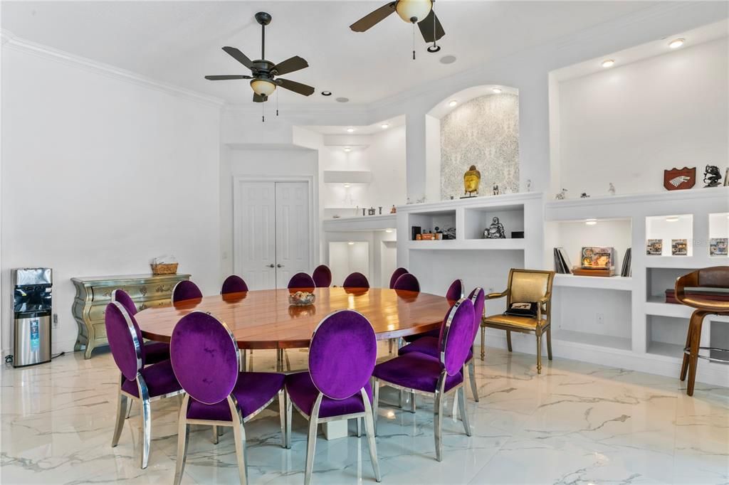 Activo con contrato: $2,175,000 (6 camas, 6 baños, 6738 Pies cuadrados)