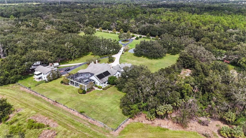 Activo con contrato: $2,175,000 (6 camas, 6 baños, 6738 Pies cuadrados)