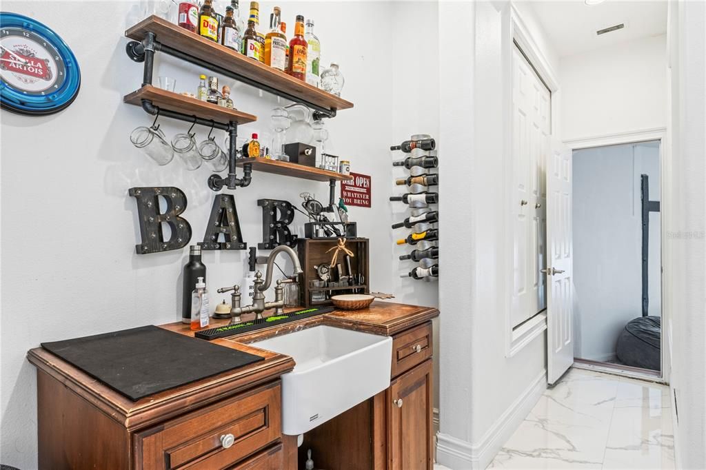 Activo con contrato: $2,175,000 (6 camas, 6 baños, 6738 Pies cuadrados)