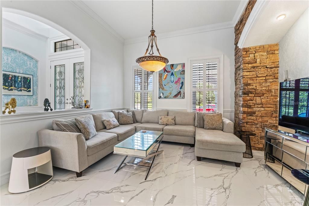 Activo con contrato: $2,175,000 (6 camas, 6 baños, 6738 Pies cuadrados)