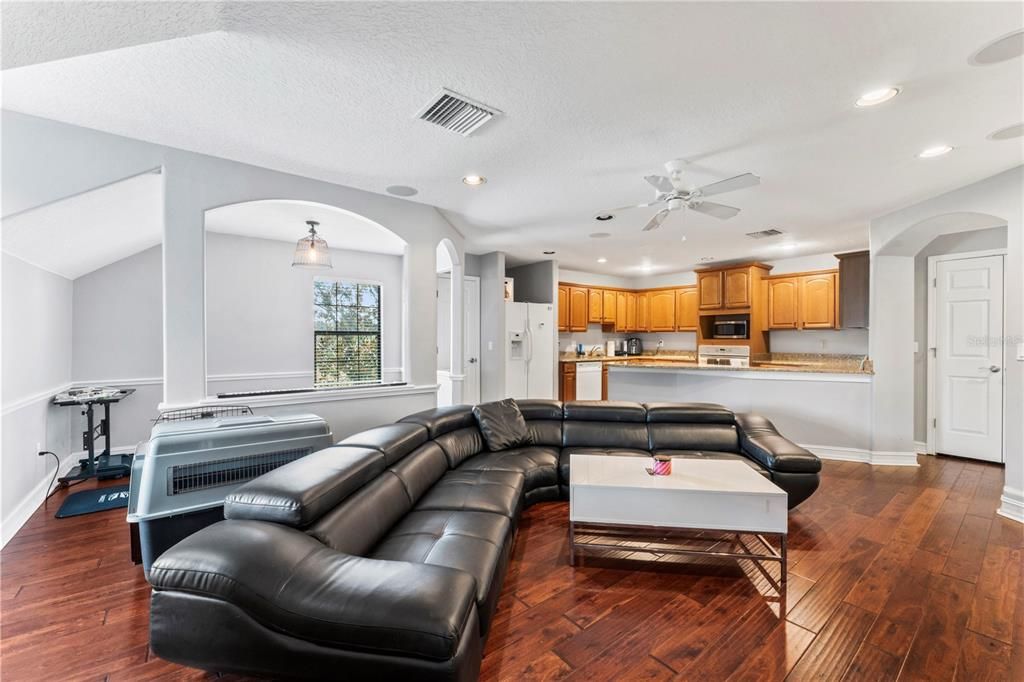 Activo con contrato: $2,175,000 (6 camas, 6 baños, 6738 Pies cuadrados)