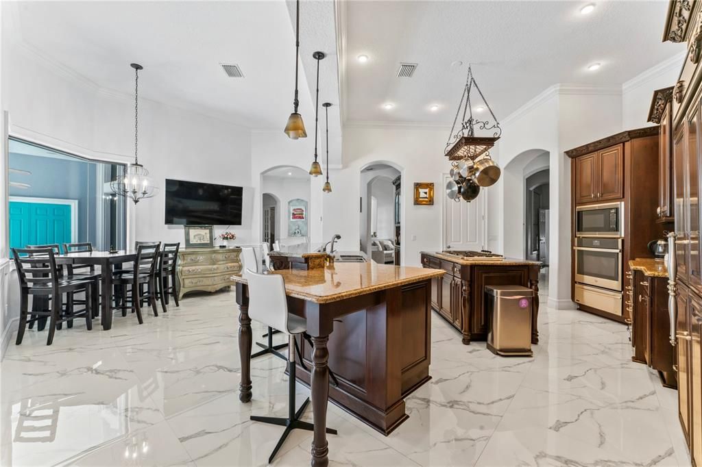 Activo con contrato: $2,175,000 (6 camas, 6 baños, 6738 Pies cuadrados)