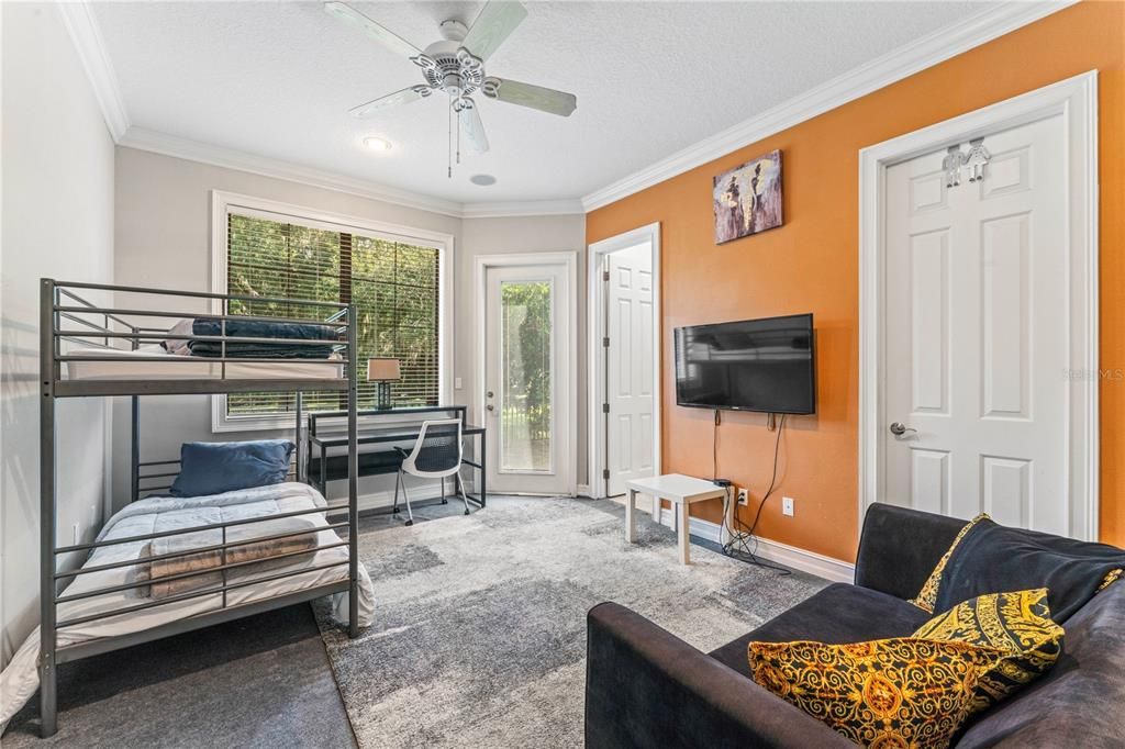 Activo con contrato: $2,175,000 (6 camas, 6 baños, 6738 Pies cuadrados)