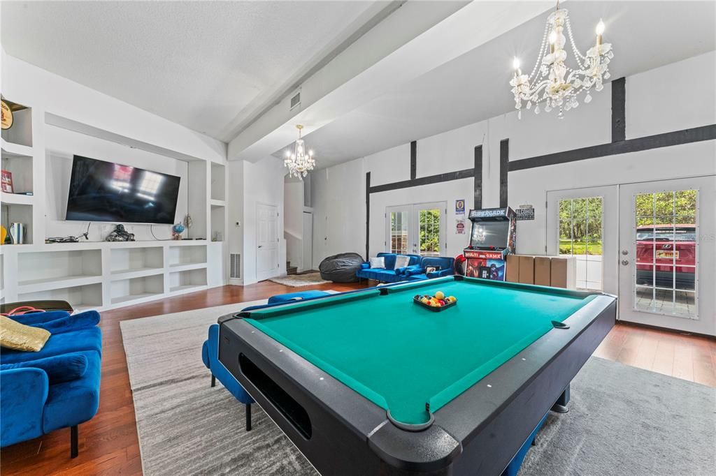 Activo con contrato: $2,175,000 (6 camas, 6 baños, 6738 Pies cuadrados)