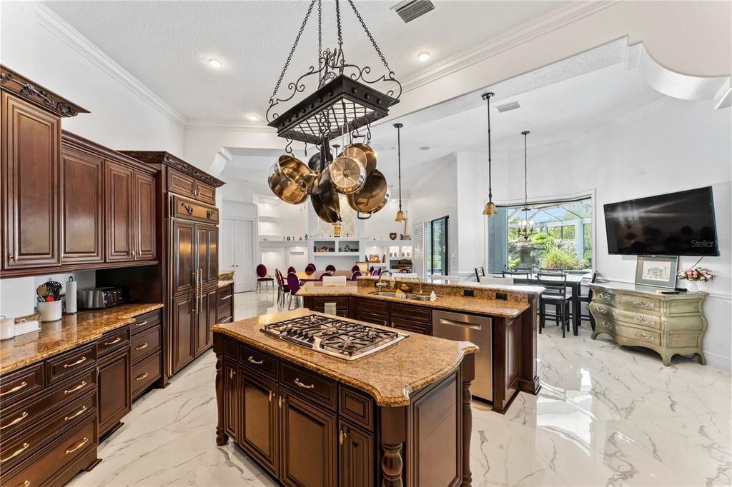 Activo con contrato: $2,175,000 (6 camas, 6 baños, 6738 Pies cuadrados)