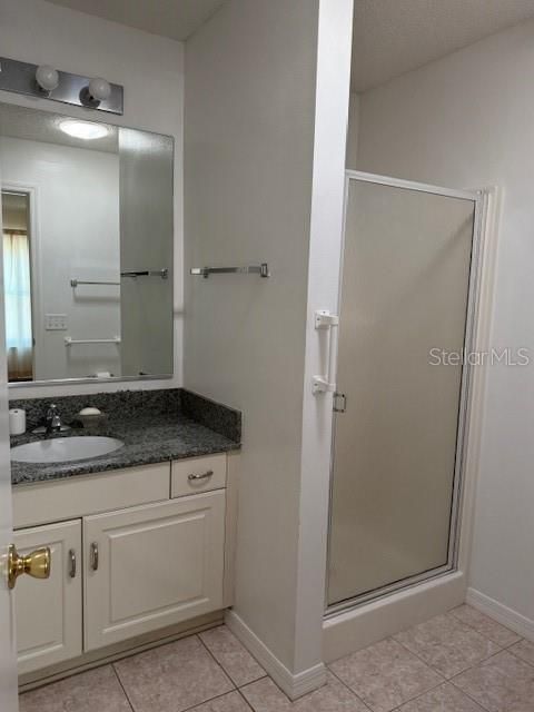 待售: $275,000 (2 贝兹, 2 浴室, 1214 平方英尺)