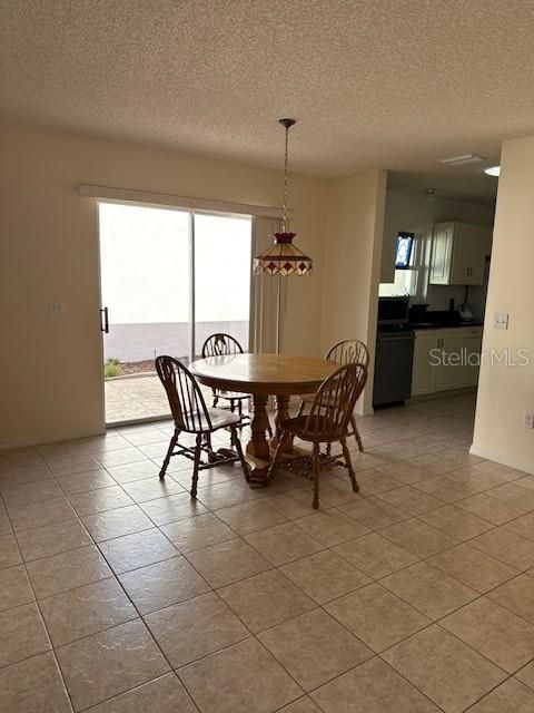 待售: $275,000 (2 贝兹, 2 浴室, 1214 平方英尺)