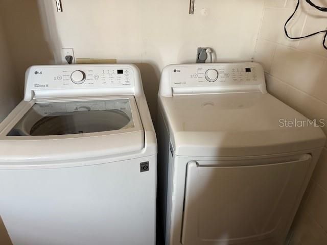 待售: $275,000 (2 贝兹, 2 浴室, 1214 平方英尺)