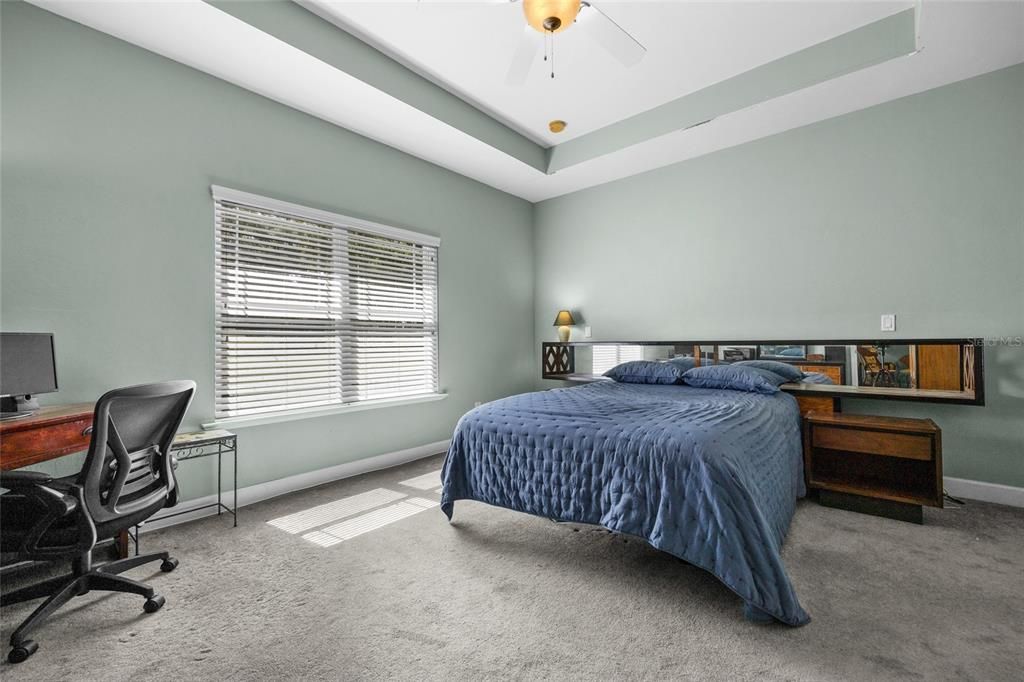 En Venta: $287,000 (2 camas, 2 baños, 1701 Pies cuadrados)